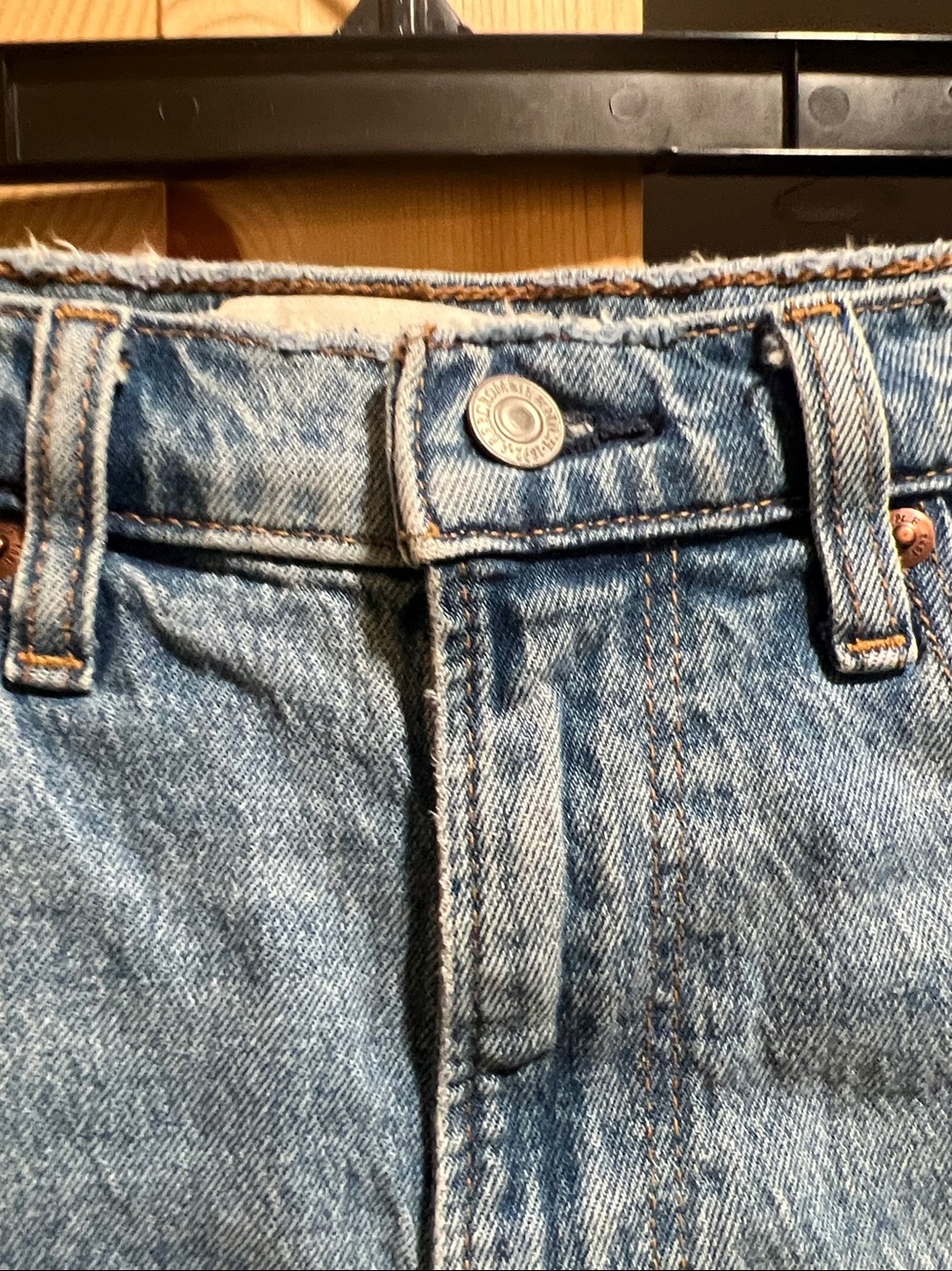 Abercrombie & Fitch Light Blue Distressed Denim Cutoff Shorts size 28/6 - Picture 2 of 5
